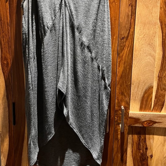 Express One Eleven Grey Size M Long Tank Top - Picture 3 of 8